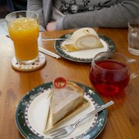 Lemon roll and cheese cake
 at Marbre Vegan in Tokyo