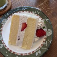 Strawberry cake at Marbre Vegan in Tokyo