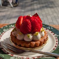 Strawberry tart at Marbre Vegan in Tokyo
