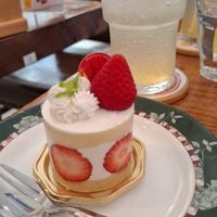 Strawberry cake at Marbre Vegan in Tokyo