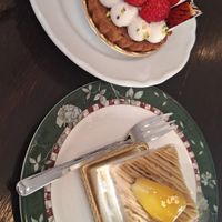 Chestnut cake and Strawberry tart at Marbre Vegan in Tokyo