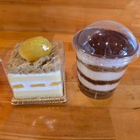 Chestnut cake und Tiramisu at Marbre Vegan in Tokyo