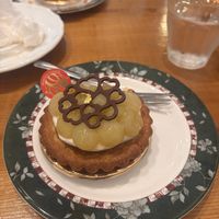grape tarte  at Marbre Vegan in Tokyo