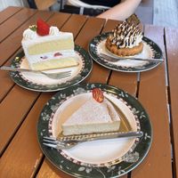 strawberry cake, banana tarte, cheesecake  at Marbre Vegan in Tokyo