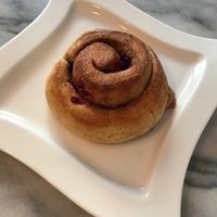 Vegane Zimtschnecke 😍 at The Brother Mill in Munich