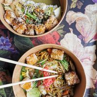 Curry and Yakisoba noodles at Kotokoto in Seynod