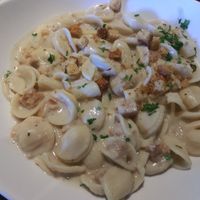 Mac and cheeze (the toasted bread bits are the best) at Breaking Waves Brewing in Silverdale