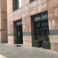 Front door at Green Poké in Padua