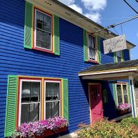 Front of restaurant at The Tuna Blue in Hubbards