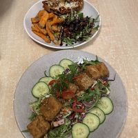 We had the vegan parma and the tofu salad. The mushrooms in the salad are the only thing to complain. Order with out mushrooms if you don’t like salad with can mushrooms 🍄  at Port Campbell Hotel in Port Campbell