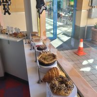 the window display at SPLIT Bakehouse in La Mesa