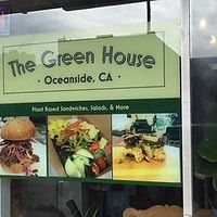 Lugar acogedor con buena variedad!   at The Green House in Oceanside