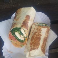 Vegan wrap s hummusom, tofu, salat, paradajka a ina zelenina. mnam at Občerstvenie u Kocmundu in Svaety Jur