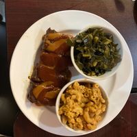 BBQ ribs, Mac + Cheez, and collards at KraVegan in Jacksonville