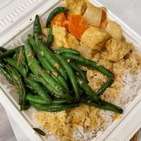 2 items + steamed rice: tofu yellow curry & green beans (SO GOOD) at Thai Elephant Express in San Jose