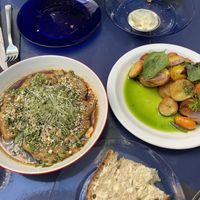 the wontons, the fried baby potatoes and the sourdough bread  at Peaches Gastro Girls in Warsaw