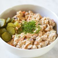 Dill Pickle Chickpea Salad at New World Kitchen in Des Moines