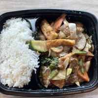 13 fried vegetables in authentic Satay saucee (extra tofu) - great stand-in for Gado-Gado at Saigon Food & Trend in Hannover