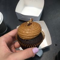 Pb and chocolate cupcake at Gateau - Tripla in Helsinki