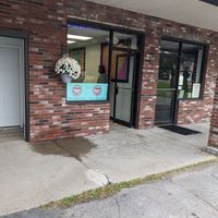 Exterior of bakery at The Donut GroVe in Orono