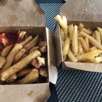 Homestyle fries (left) and Burgerheart fries (right) at Burgerheart in Leipzig