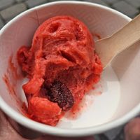 Tonka-Fee mit Erdbeerstückchen at Goldhelm in Erfurt