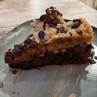 Brookie (base de brownie y cookie con helado y nutella vegana)  at Bioloco in Madrid