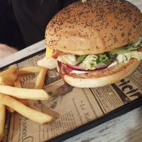 Hamburguesa beyond at Bioloco in Madrid