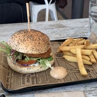 Crispy chikUN sandwich 🤤  at Bioloco in Madrid