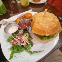 Hambuerguesa Vegana at Evy's World in Monteverde