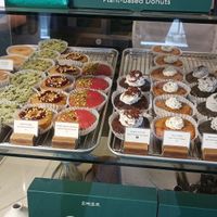 Donuts to choose from at O.verte Donuts 오베흐트 도넛 in Seoul