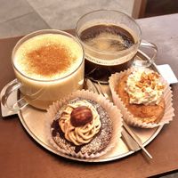 2 donuts and 2 drinks at O.verte Donuts 오베흐트 도넛 in Seoul