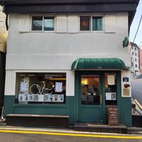 Outside at O.verte Donuts 오베흐트 도넛 in Seoul