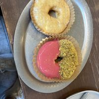 Classico glassato e rasberry and pistachio   at O.verte Donuts 오베흐트 도넛 in Seoul