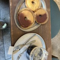 Donut glassato standard e gusto tiramisù   at O.verte Donuts 오베흐트 도넛 in Seoul