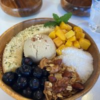 peanut butter ice cream bowl at Looney in Morioka