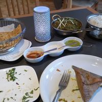 Samosa, Chapati Brot, Spinat mit Kichererbsen at Swadishta - Lützowstr in Berlin