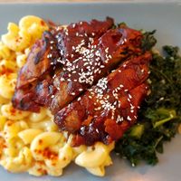Cheezy mac n ribs at Vibes in Dorchester