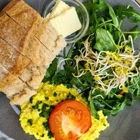 Vegan scrambled eggs 🌱👍 at Mana Food - Moabit in Berlin