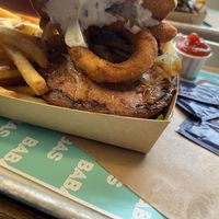 With onion rings  at BABAS - Högdalen in Bandhagen