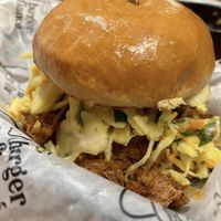 Burger de style porc effiloché   at Burger Fiancé in Montreal