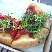 Pizza marinara (minus één stuk) at VITO - SBB in Basel