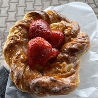 Strawberry nest  at Bäckerei Wiens in Cologne