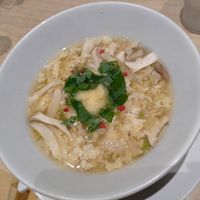 都算好吃，但麵吃起來是羹麵的感覺，就不是日本拉麵，咖哩有辣會香  at Vegan Bistro Jangara in Tokyo