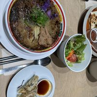 Kobonshan mit Gyoza und Salat  at Vegan Bistro Jangara in Tokyo