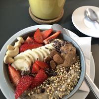 Porridge und Goldene Milch  at Südlicht Cafe in Cologne