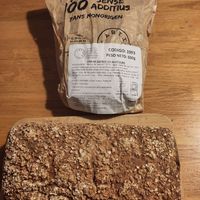 Gluten free vegan bread at Linverd Market in Barcelona