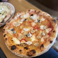 4 vegan cheeses pizza (pizza of the day )  at Marcus Pizze Amore in Paris