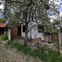 Front drive  at RisingSoul Retreat in Tryavna