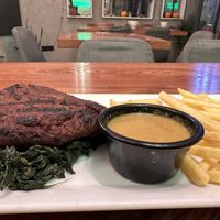 Wow this steak was phenomenal! It had bbq charred flavor on the outside and was juicy and flavorful- I never had anything like that since being vegan 🌱   at The Vegan Regime in Istanbul